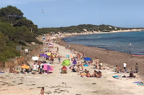 https://www.residentadvisor.net/images/news/2020/salinas-beach-spain.jpeg